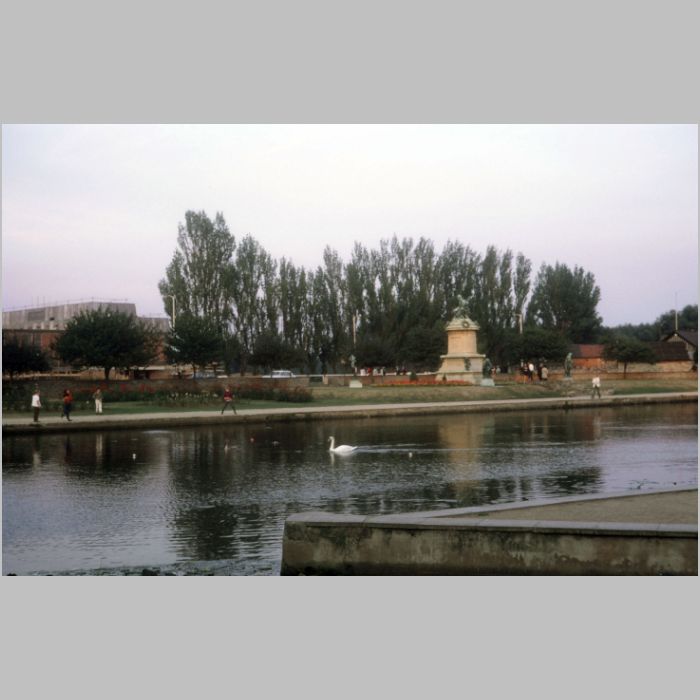 20-019.jpg