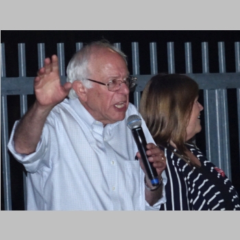 20150810-096-BernieUpClose.JPG