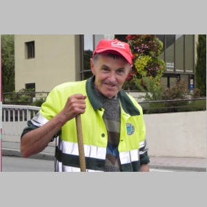 1005-2010-1005-121-Digne-StreetSweeper.JPG